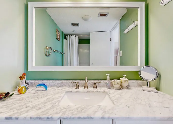 Breathtaking Ocean & Bay Views From The 22nd Floor *